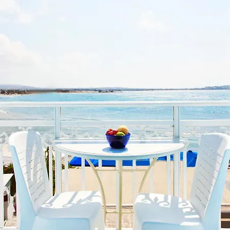 Naxos Apartman *
